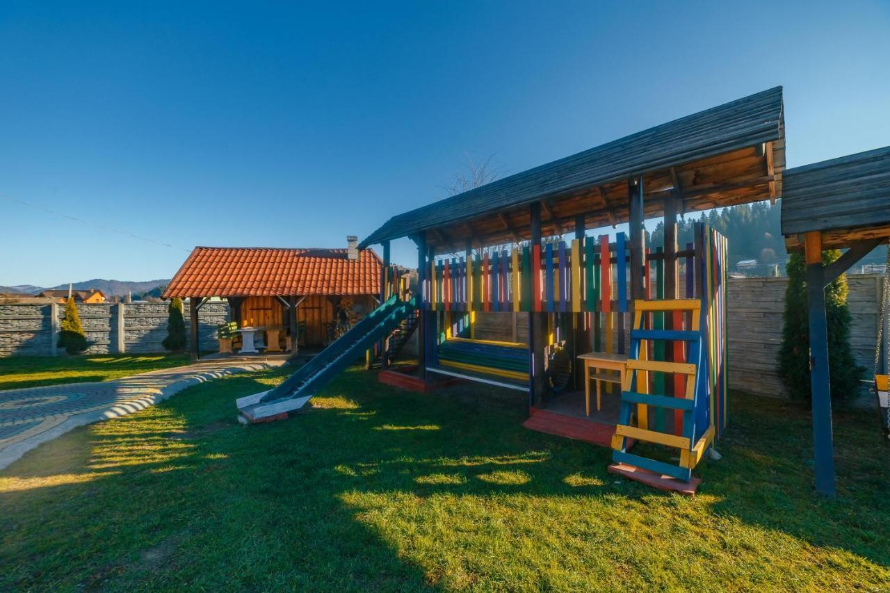 Садиба Дерев*Яна Хата Werchowyna Exterior foto